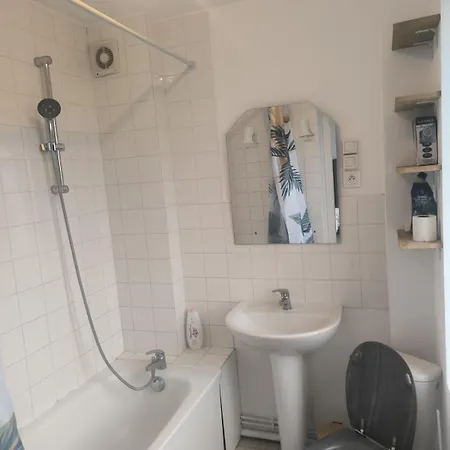 Centre Proche Vieille Et Remparts-appartement 50m2 *