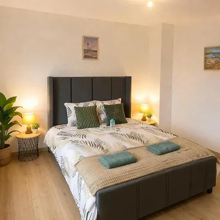 Appartement Centre Proche Vieille Et Remparts-appartement 50m2 *